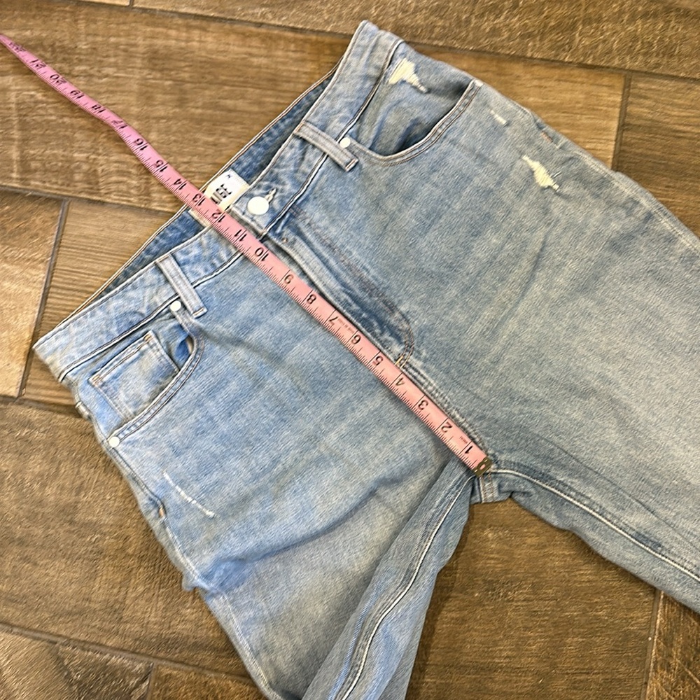 Paige Sarah Slim High Rise Mako Distressed Jeans Size 31 Light Wash - Picture 10 of 14